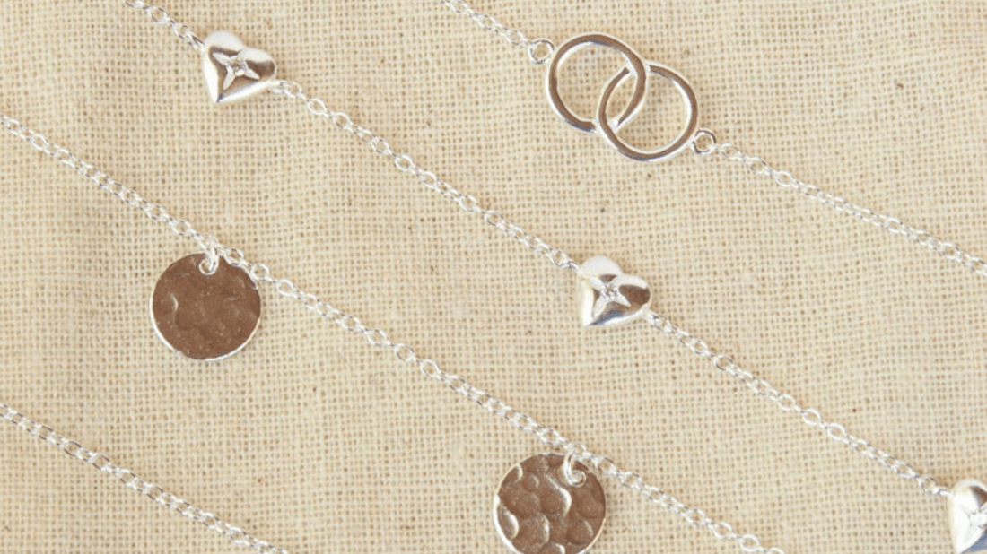 Bracelet Gift Ideas for Mum and Sister: Meaningful Silver Pieces