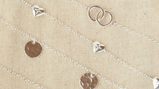 Bracelet Gift Ideas for Mum and Sister: Meaningful Silver Pieces