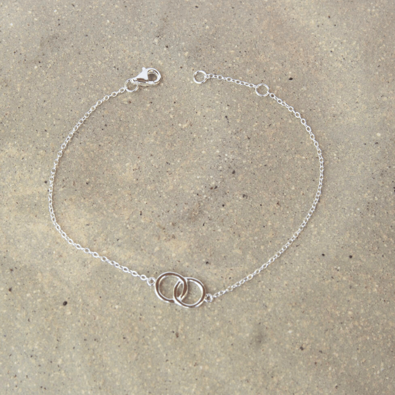 LUMI - Silver Loop Bracelet